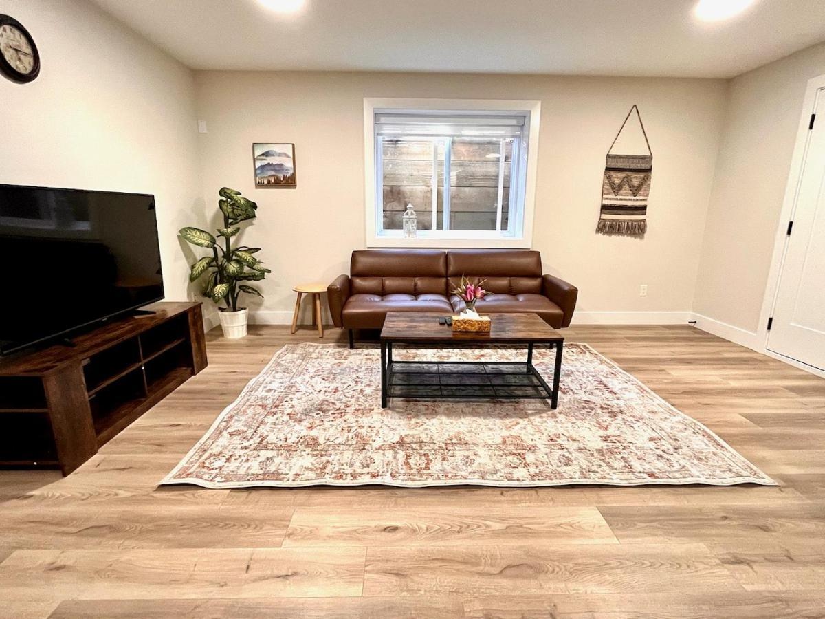 The Harmony Inn Spacious 2 Bdrms 2 Beds Basement Suite Surrey Eksteriør bilde