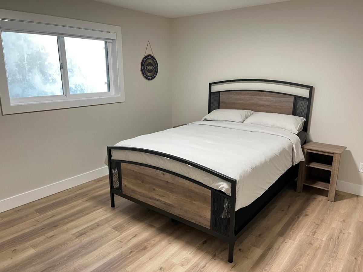 The Harmony Inn Spacious 2 Bdrms 2 Beds Basement Suite Surrey Eksteriør bilde